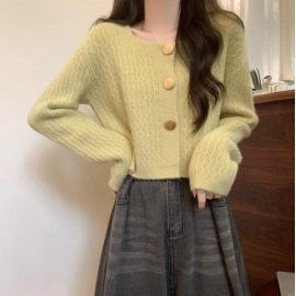 Chic and unique square neck loose short sweater cardigan jacket, early autumn new small knitted top